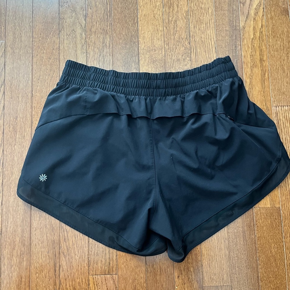 Athleta Mesh Racer Run 4” Shortd - Picture 2 of 3